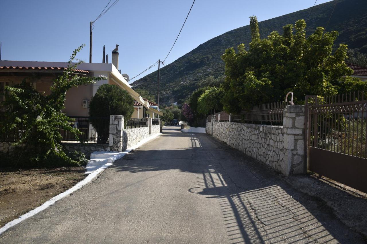 Aggelikis Studio Apartment Zola Bagian luar foto